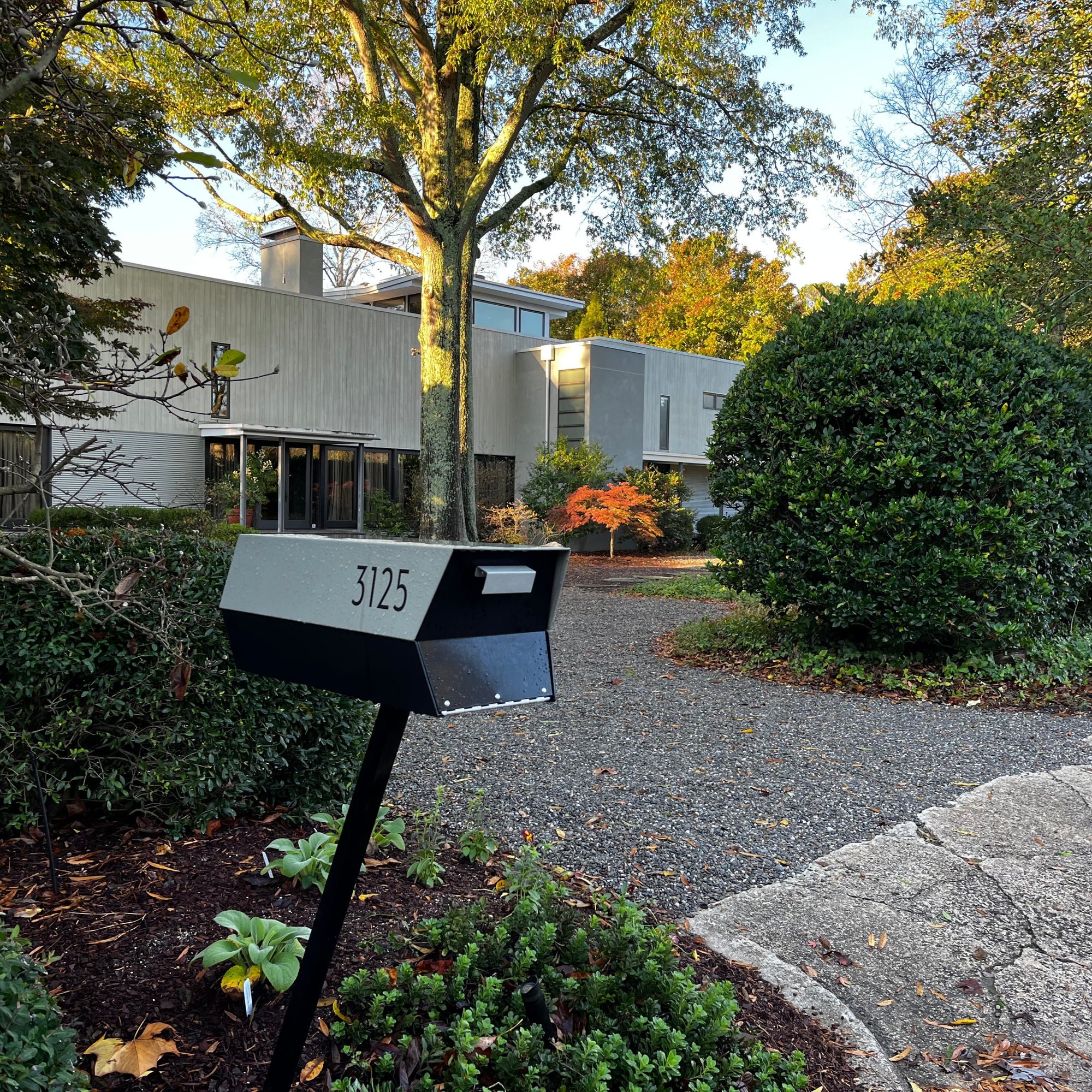 The Modbox Mid-Century Modern Curbside Mailbox