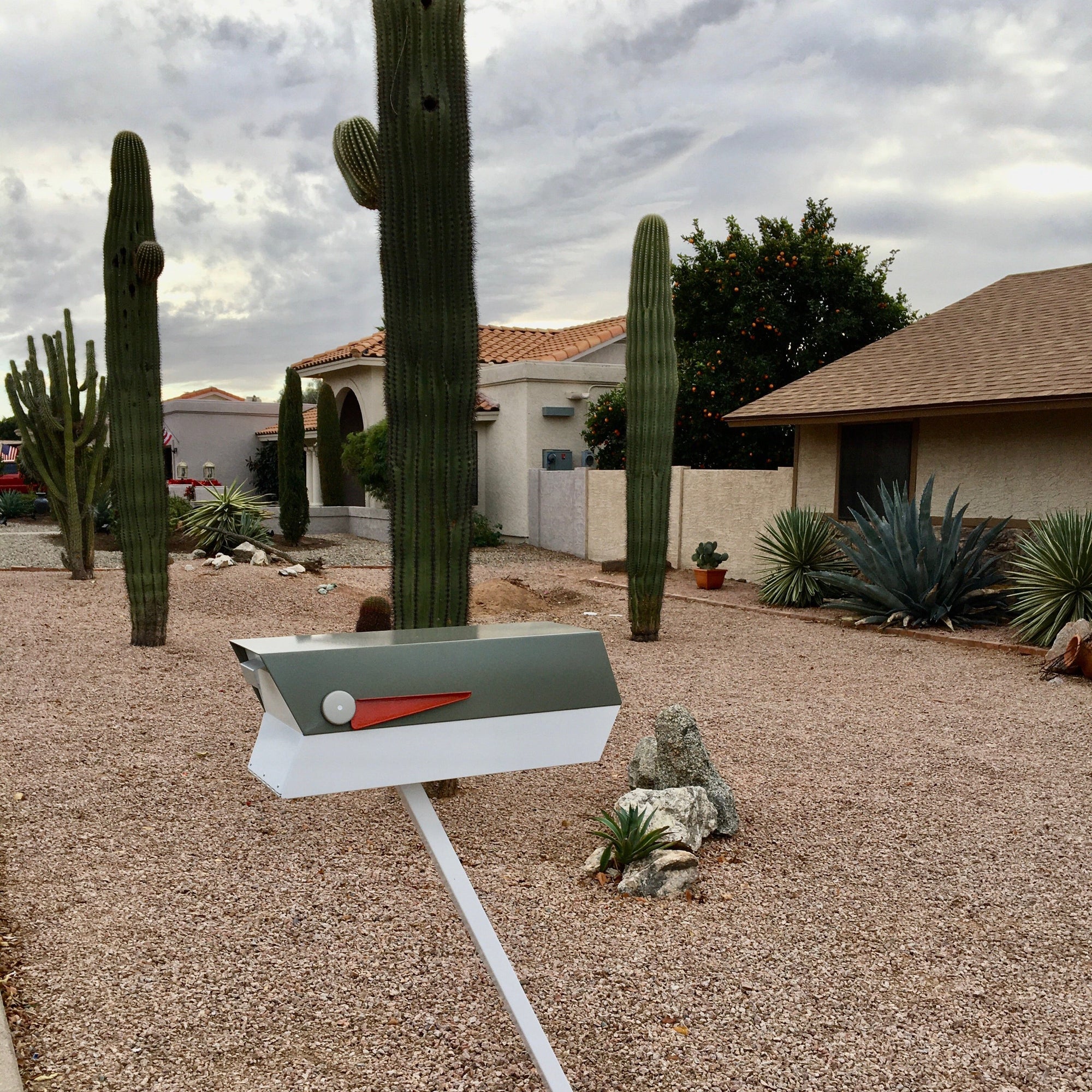 The Modbox Mid-Century Modern Curbside Mailbox